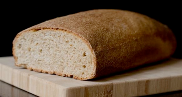 How to Distinguish the Real Whole Grain Bread from a Colored One