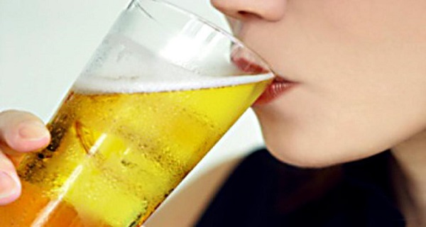 alg-woman-drinking-beer-jpg
