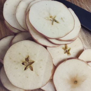 CINNAMON APPLE CHIP RECIPE FOR YOUR HEART, BRAIN, BLOOD SUGAR AND WAISTLINE 1