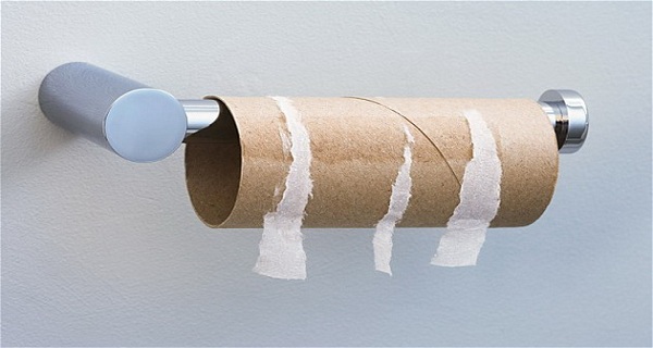 3 Common Mistakes Everyone Does When Using Toilet Paper