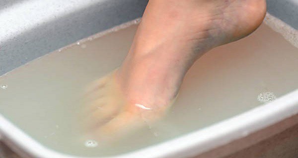 SOAK-YOUR-FEET-IN-COLD-WATER-EVERY-NIGHT-WHAT-FOLLOWS-WILL-SURPRISE-YOU