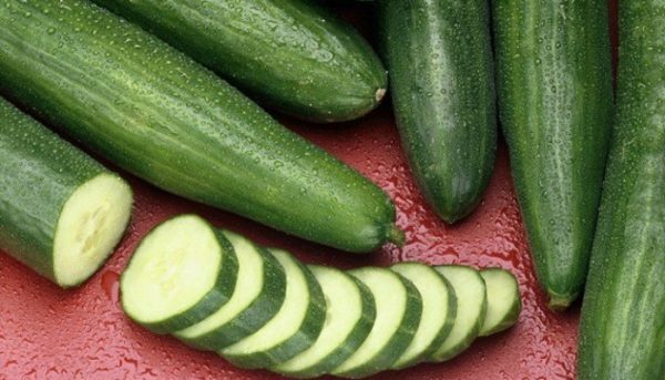 She-Ate-Cucumber-Every-Day-and-Then-Everybody-Noticed-that-She-has-Changed.-Heres-what-Happened-e1472252909515